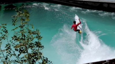 El surfista nº 2 del mundo en el Wavegarden español