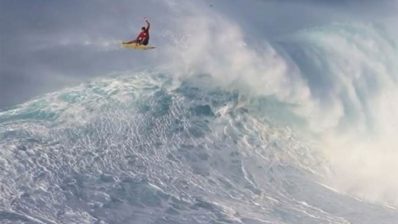 El mejor surfista de olas gigantes del mundo