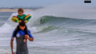 ¡Qué buenas olas en Francia!