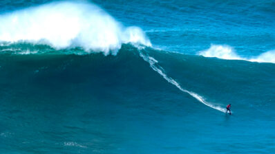 Italo Ferreira volvió a surfear Nazaré