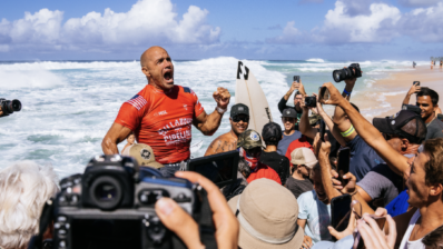 El número uno del mundo con 50 años, Slater gana su octavo evento en Pipeline