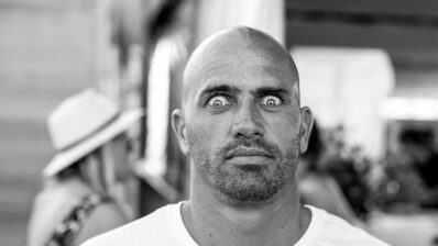 Kelly Slater da positivo en COVID tras presentar los OSCAR